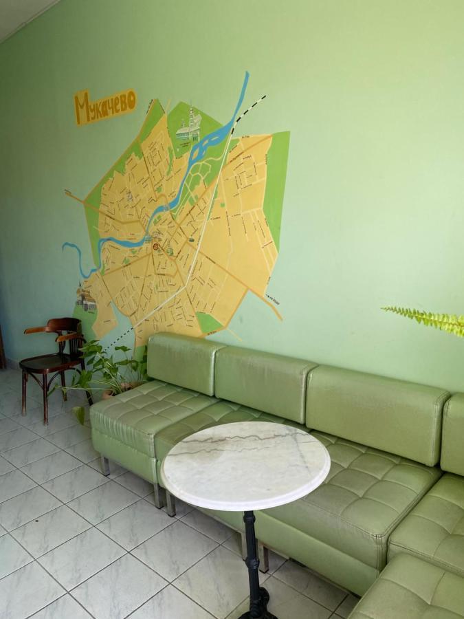 Centre Hostel Mukacheve Exterior foto